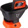 FUXTEC Strooier - Universele Handstrooier - Zoutstrooier - Kunstmeststrooier - Werkt Op Batterijen (geleverd Zonder Batterij) - FX-US270 -Tuingereedschaps Winkel 1067x1200