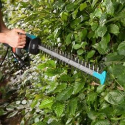 GARDENA - EasyCut 420/45 - Heggenschaar (gemotoriseerd) - Meslengte 45cm - Tandmes Opening 18mm -Tuingereedschaps Winkel 1200x1200 213