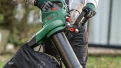 Bosch UniversalGardenTidy 2300 Bladblazer - Op Snoer - 2300 W -Tuingereedschaps Winkel 1200x675 13