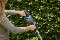 GARDENA - ComfortCut 50/18V-P4A Ready-To-Use Set - Heggenschaar 23 GARDENA - ComfortCut 50/18V-P4A Ready-To-Use Set - Heggenschaar -Tuingereedschaps Winkel 1200x799 71