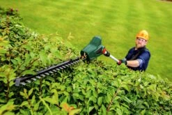 Bosch UniversalHedgePole 18 Heggenschaar Op Steel - Met 18 V Accu En Lader 27 Bosch UniversalHedgePole 18 Heggenschaar Op Steel - Met 18 V Accu En Lader -Tuingereedschaps Winkel 1200x800 31