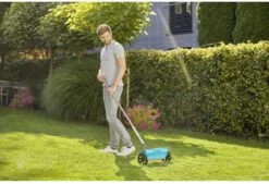 GARDENA Combisysteem Strooiwagen - 40 Cm Strooibreedte - Inhoud 3 Liter - Geschikt Voor 100m² -Tuingereedschaps Winkel 1200x823 4
