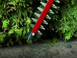 Einhell Accu Heggenschaar GE-CH 1846 Li-Solo Power X-Change (Li-Ion - 18 V - 46 Cm Zaaglengte - 15 Mm Tandafstand - Ergonomische Handgreep - Zonder Accu En Lader) 30 Einhell Accu Heggenschaar GE-CH 1846 Li-Solo Power X-Change (Li-Ion - 18 V - 46 Cm Zaaglengte - 15 Mm Tandafstand - Ergonomische Handgreep - Zonder Accu En Lader) -Tuingereedschaps Winkel 1200x900 6