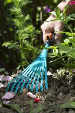 GARDENA Combisystem Bladharkje - Werkbreedte 12 Cm - 25 Jaar Garantie -Tuingereedschaps Winkel 800x1200