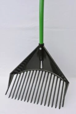 Golden Gark Multihark - Voor Harken, Scheppen En Zeven - Per Stuk – Groen 11 Golden Gark Multihark - Voor Harken, Scheppen En Zeven - Per Stuk – Groen -Tuingereedschaps Winkel 803x1200